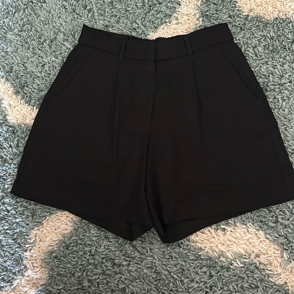 Extra High-Waisted Taylor Linen-Blend Trouser Shorts -- 5-inch inseam